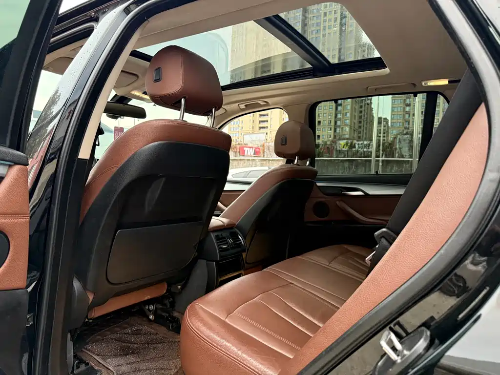 BMW X5 (Import) — фото 8