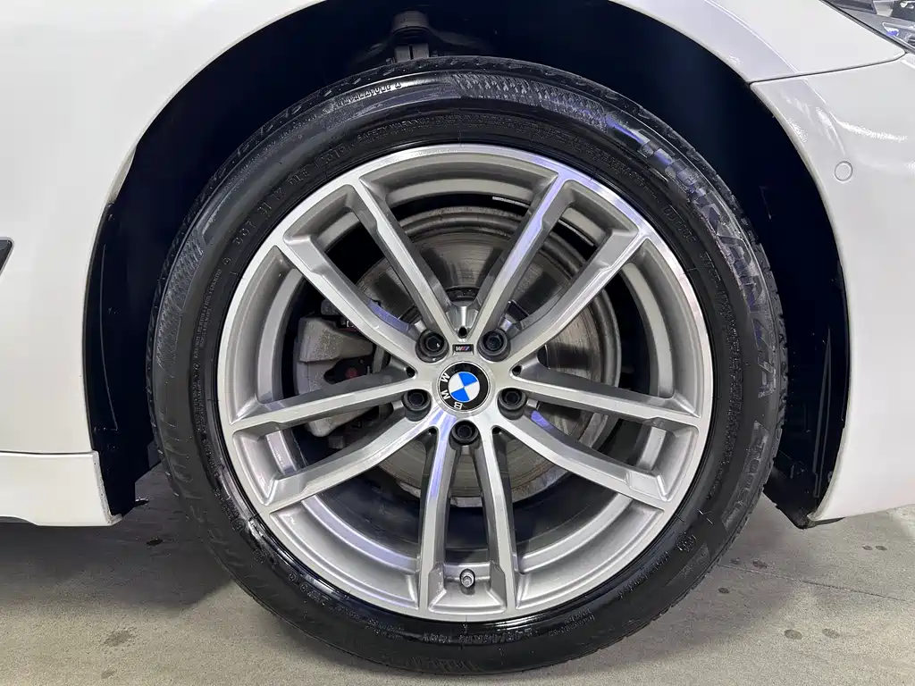 BMW 5 Series — фото 11