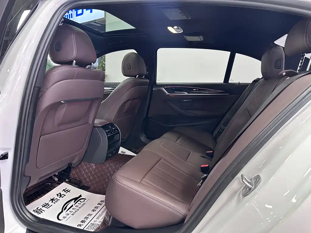 BMW 5 Series — фото 7