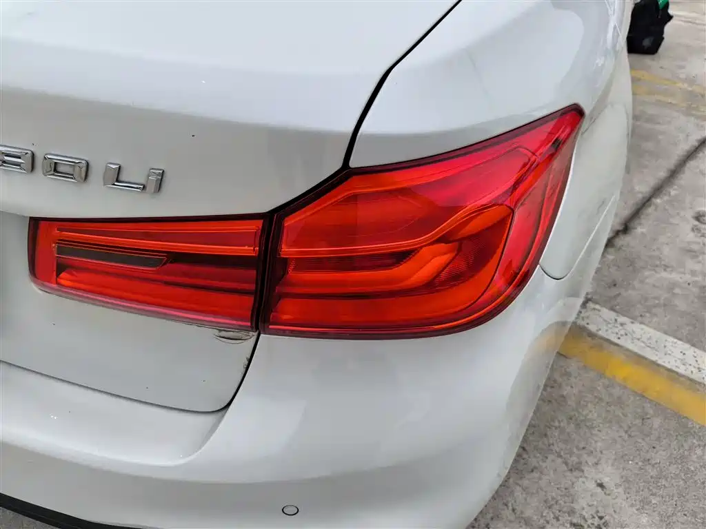 BMW 5 Series — фото 24