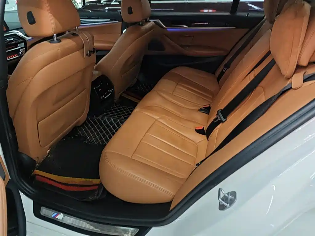 BMW 5 Series — фото 17