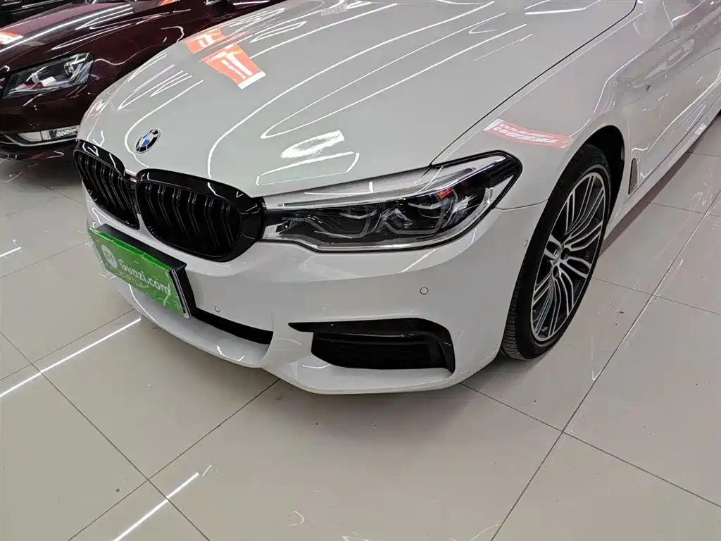 BMW 5 Series — фото 24