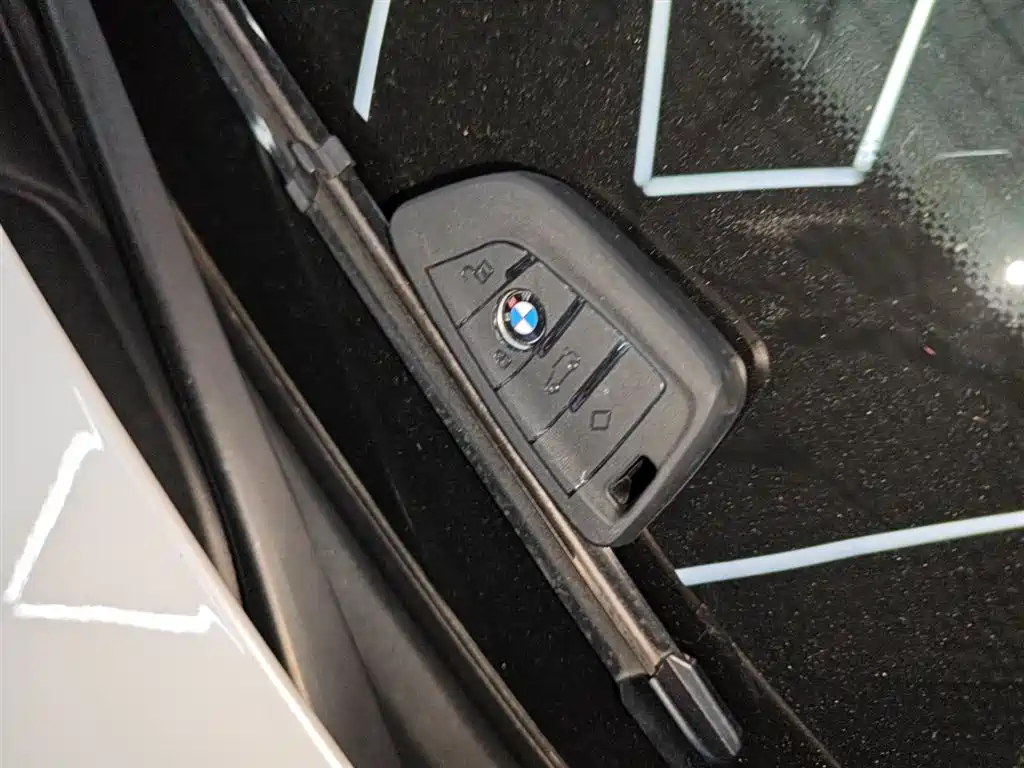 BMW 5 Series — фото 9