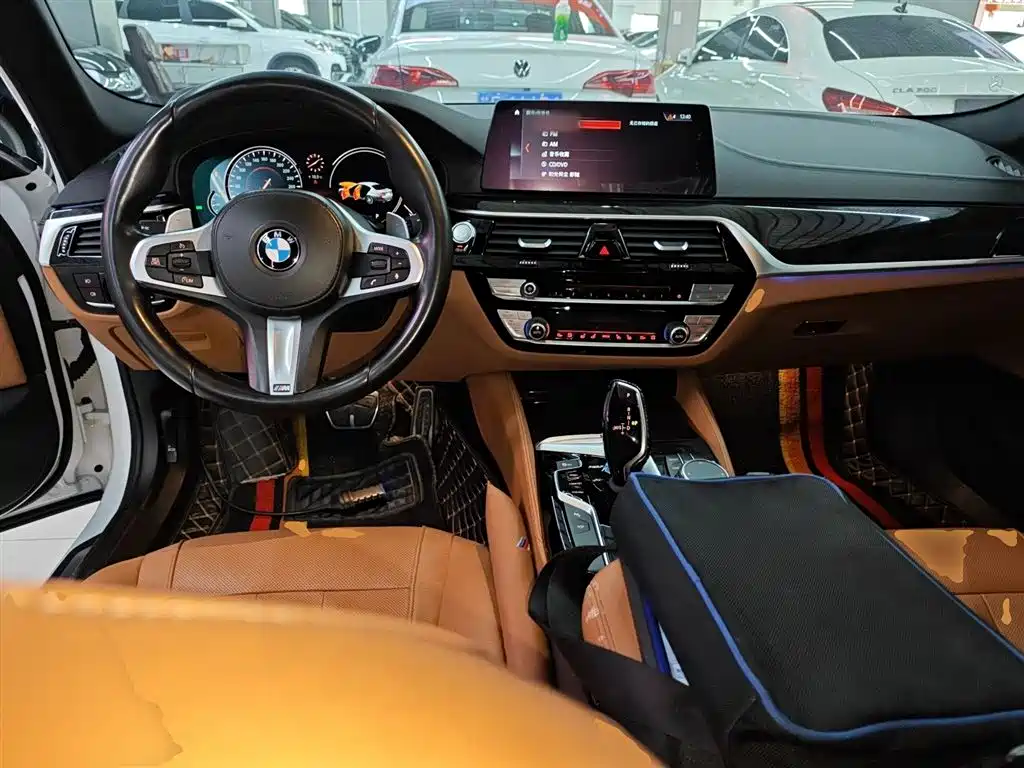 BMW 5 Series — фото 10