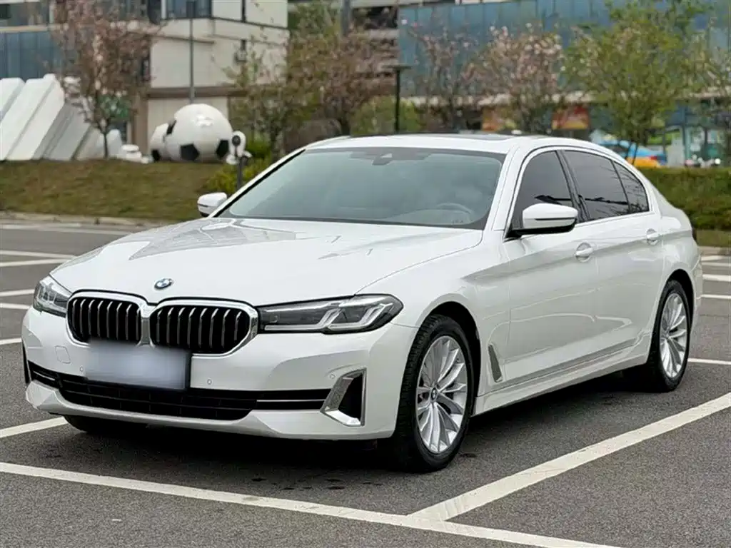 BMW 5 Series — фото 2
