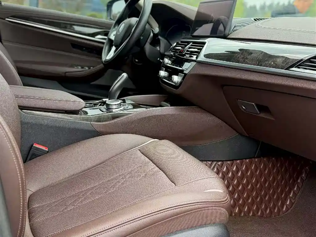 BMW 5 Series — фото 23