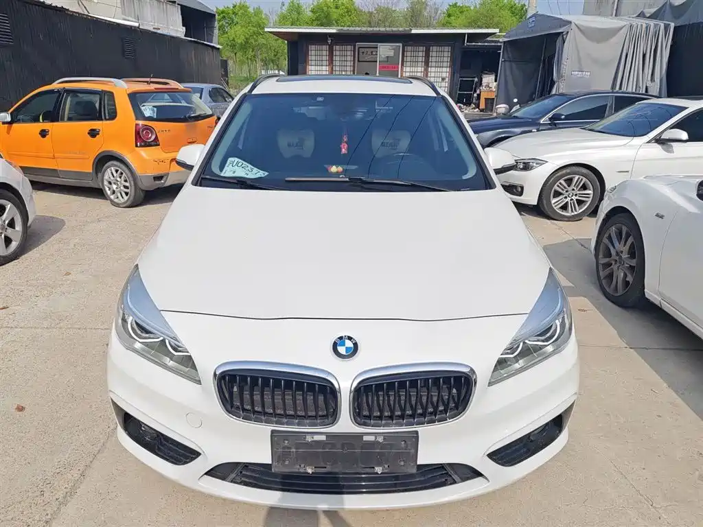 BMW 2 Series Active Tourer — фото 3