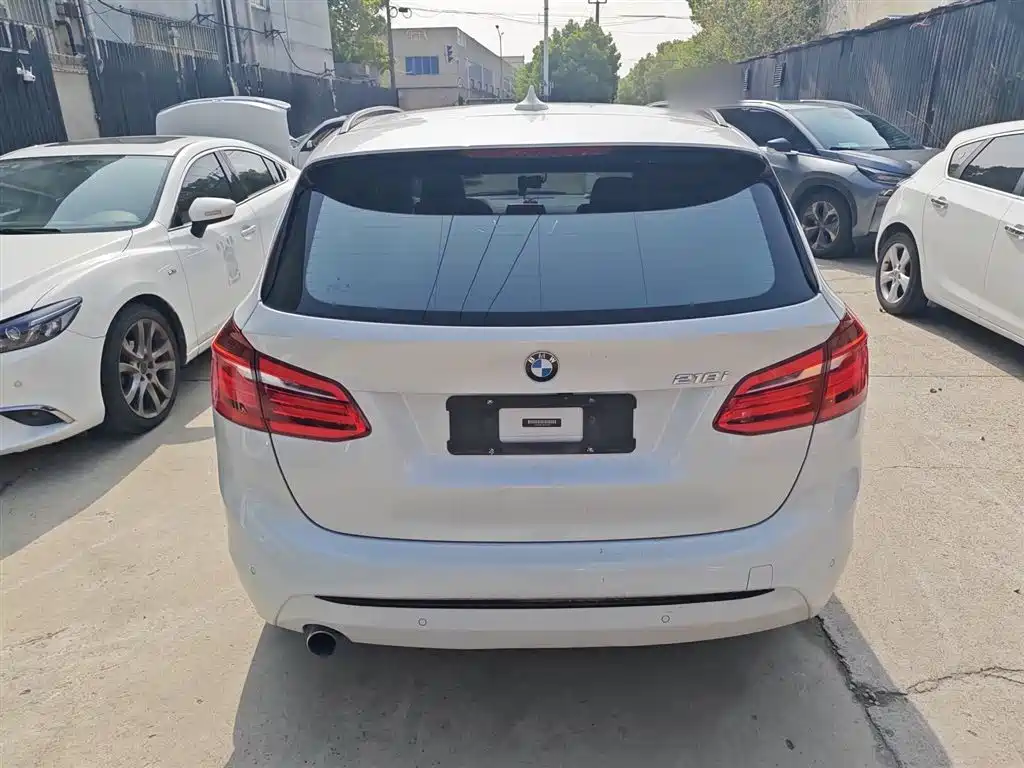 BMW 2 Series Active Tourer — фото 4