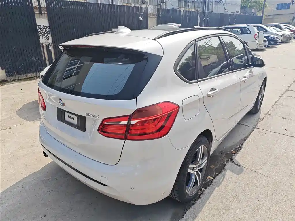 BMW 2 Series Active Tourer — фото 5
