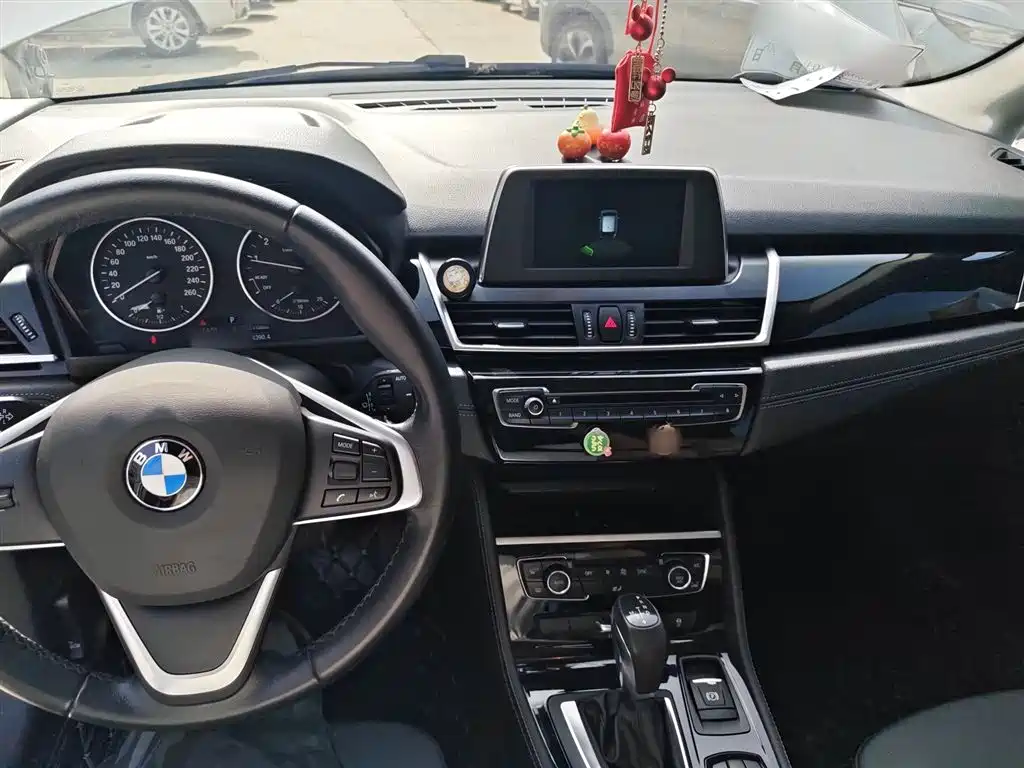 BMW 2 Series Active Tourer — фото 6