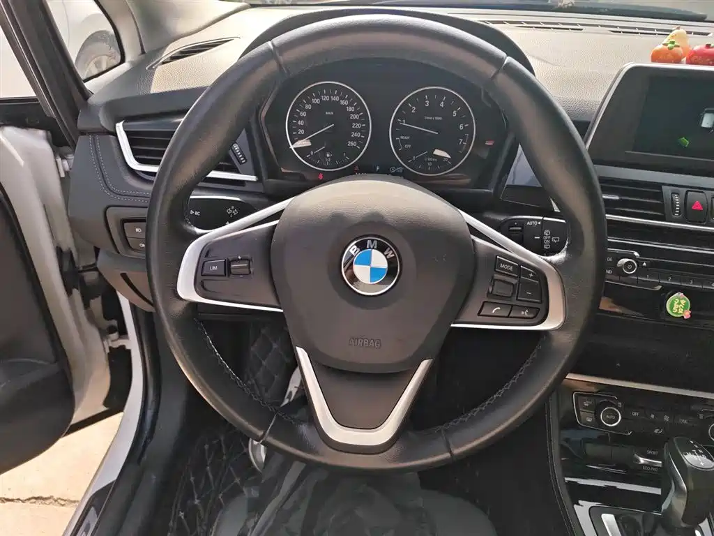 BMW 2 Series Active Tourer — фото 7