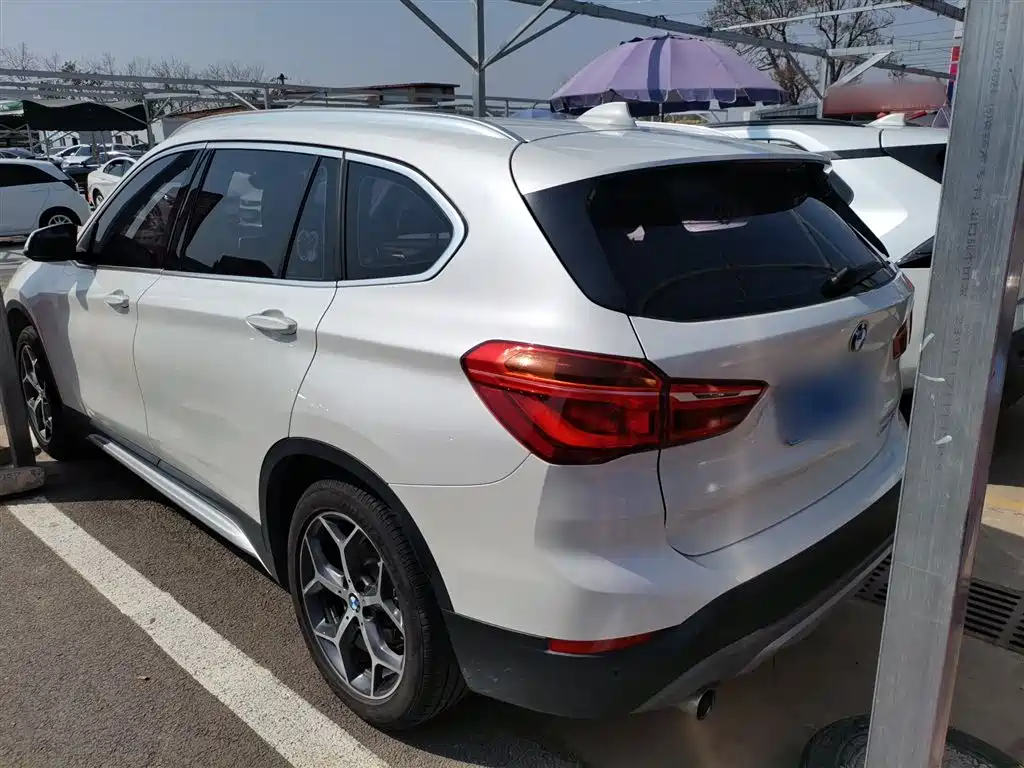 BMW X1 — фото 5