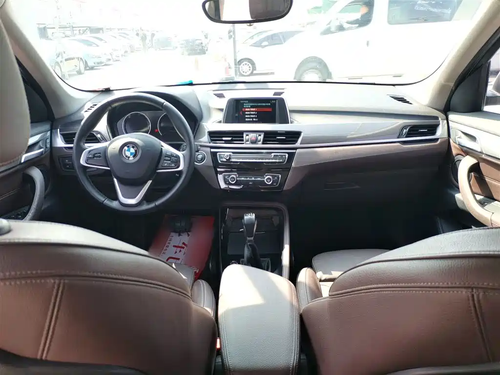 BMW X1 — фото 10