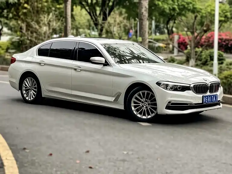 BMW 5 Series — фото 4