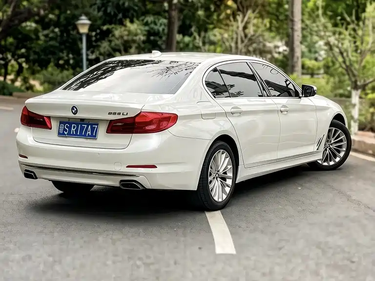 BMW 5 Series — фото 6