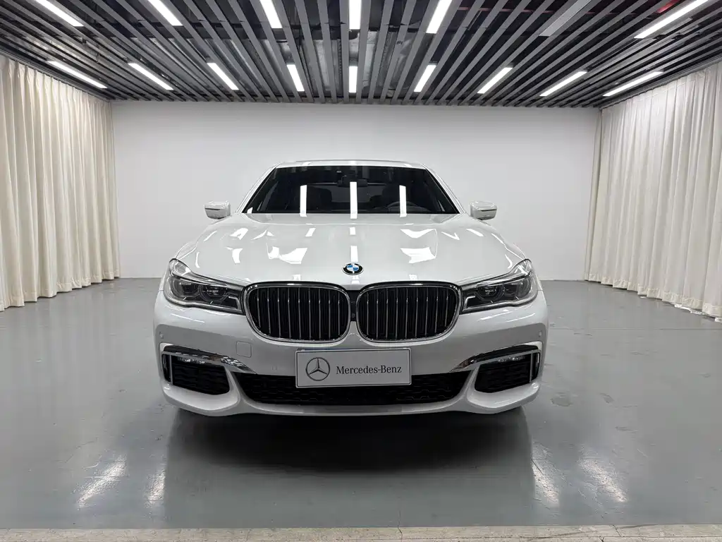 BMW 7 Series — фото 2
