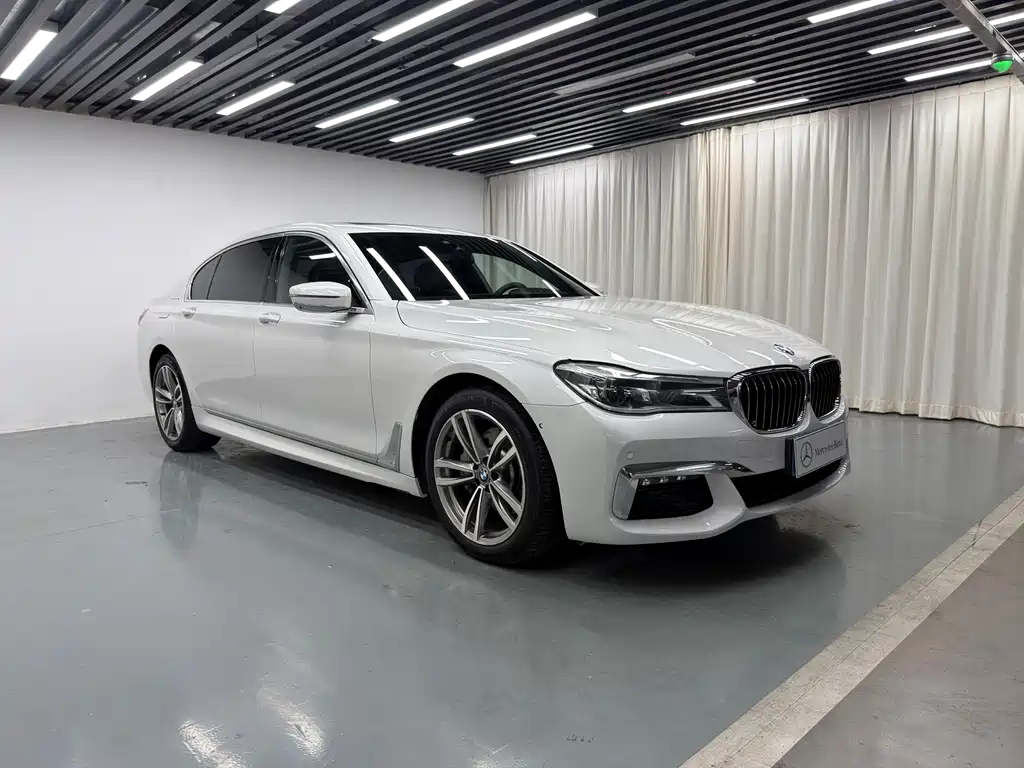 BMW 7 Series — фото 3