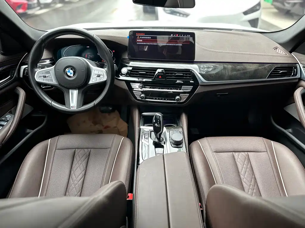 BMW 5 Series — фото 4