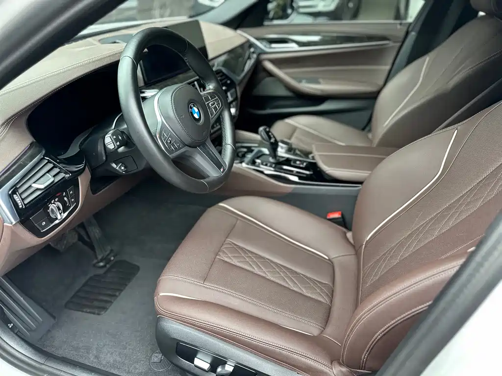BMW 5 Series — фото 5