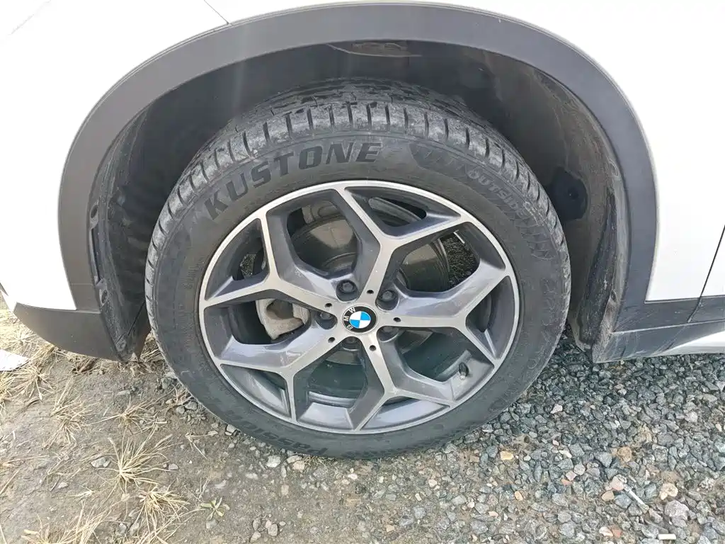 BMW X1 — фото 25