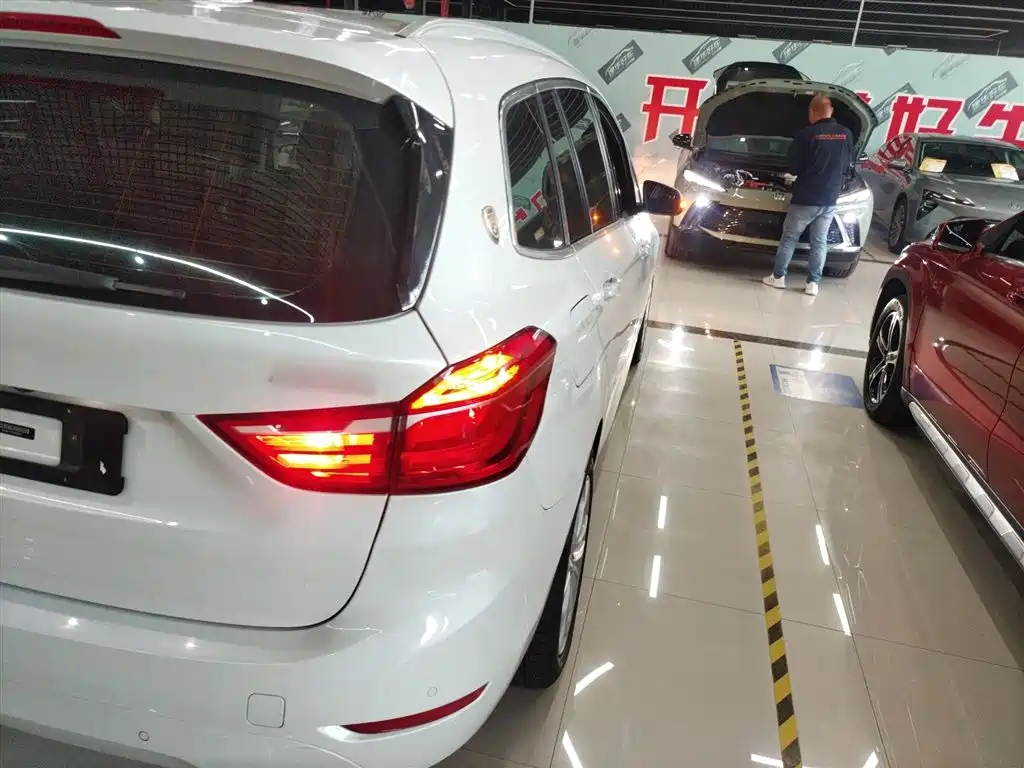 BMW 2 Series Gran Tourer — фото 8