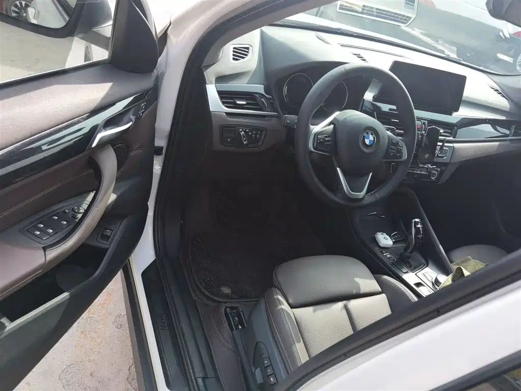BMW X1 — фото 16