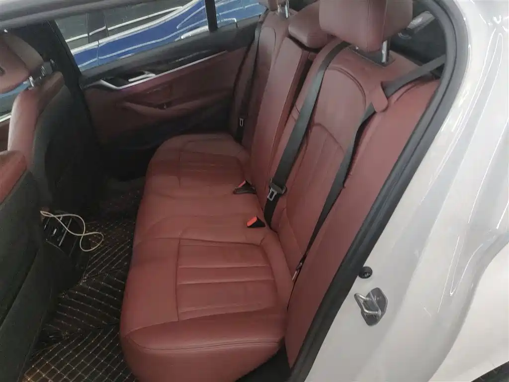 BMW 5 Series — фото 17