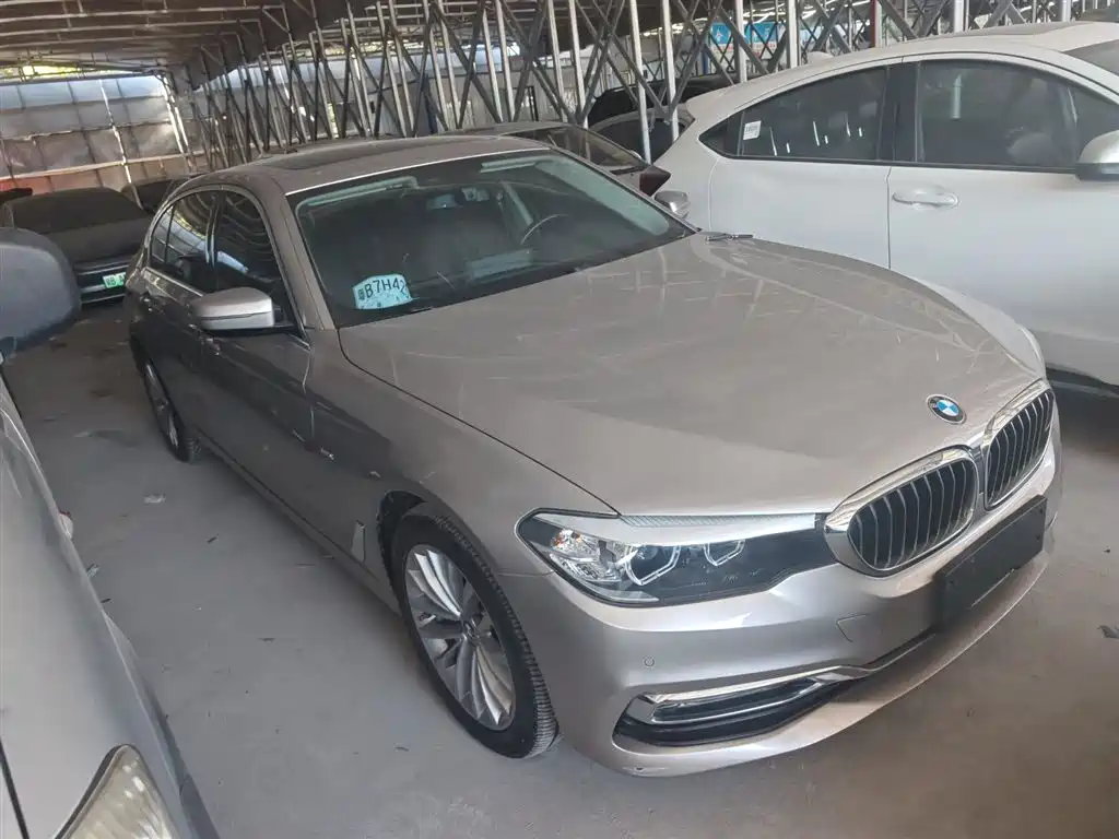 BMW 5 Series — фото 23