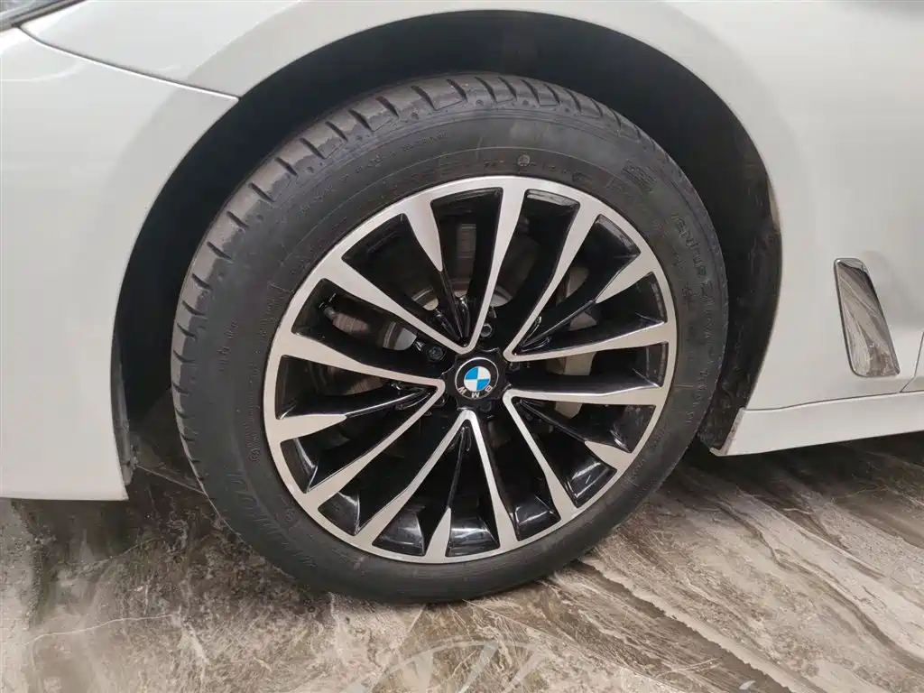 BMW 5 Series — фото 23
