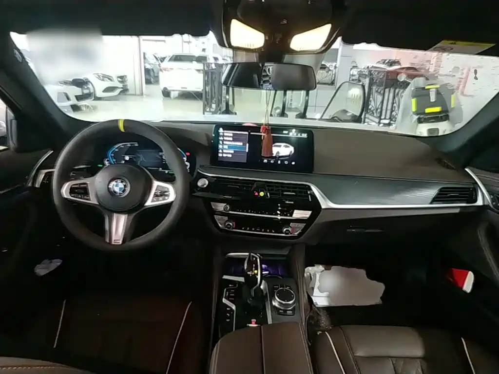 BMW 5 Series New Energy — фото 6
