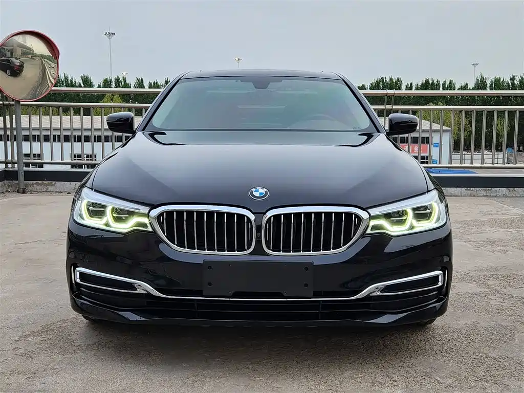BMW 5 Series — фото 23