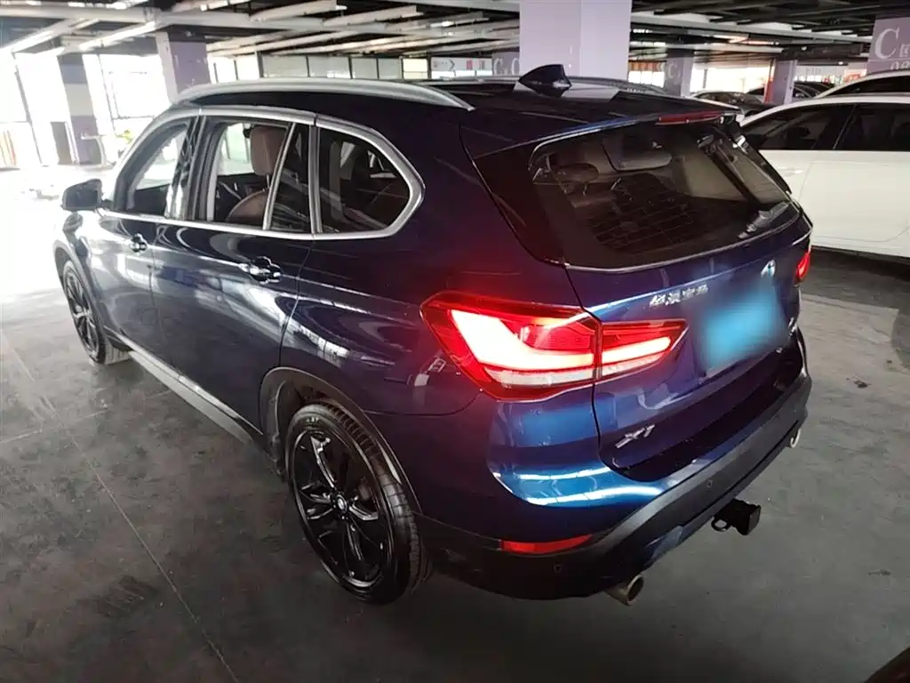 BMW X1 — фото 5