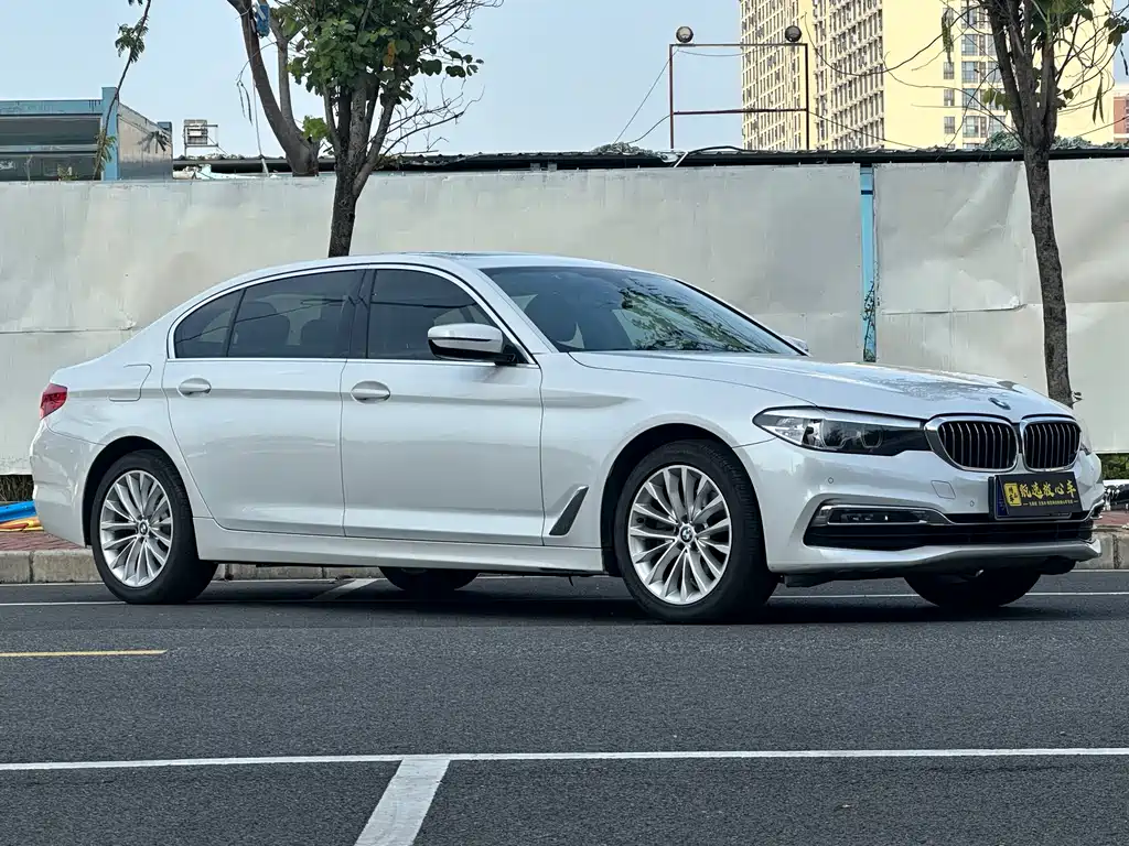 BMW 5 Series — фото 3