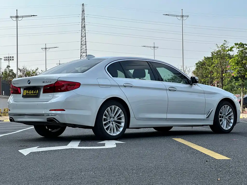 BMW 5 Series — фото 4