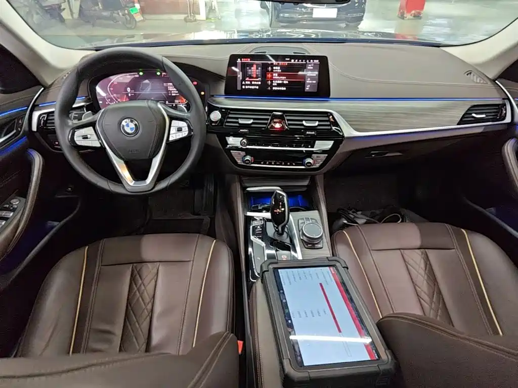 BMW 5 Series — фото 10