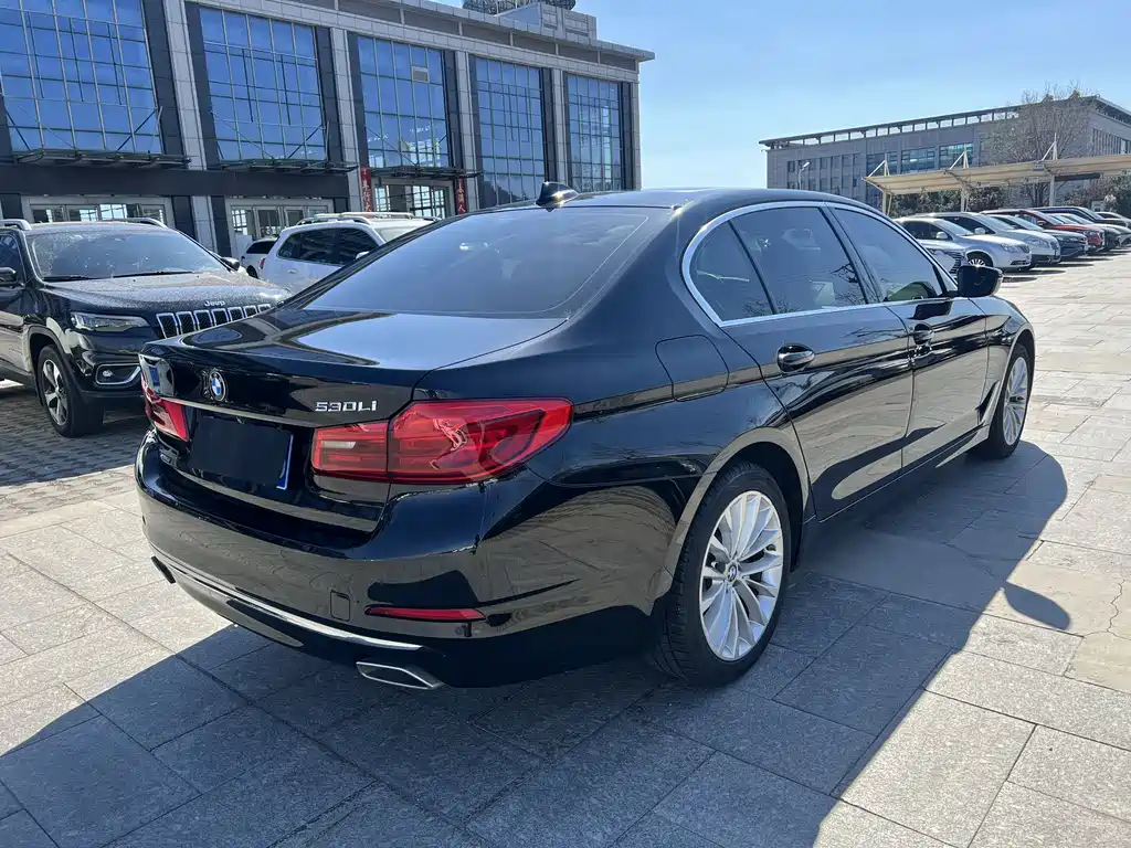 BMW 5 Series — фото 3