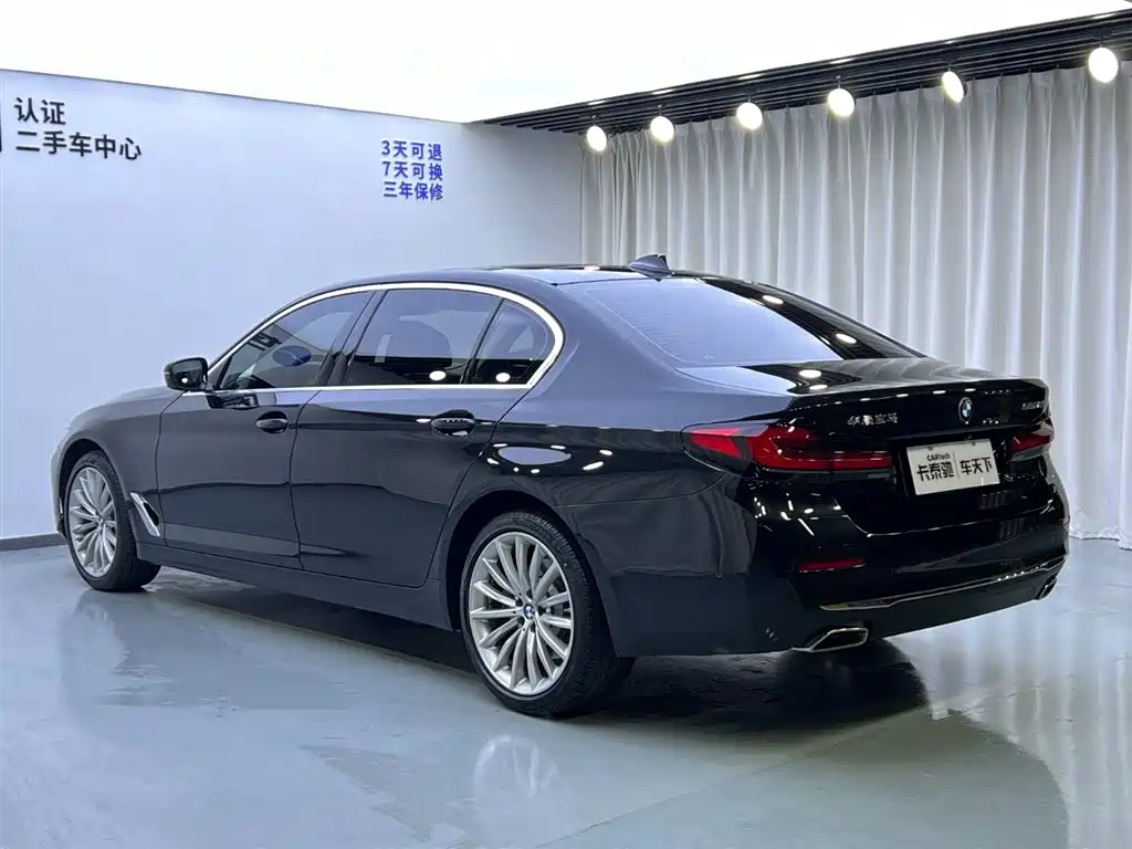 BMW 5 Series — фото 5