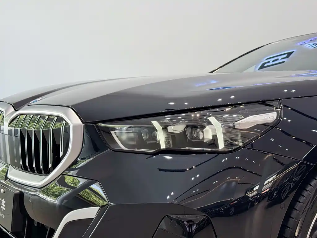 BMW 5 Series — фото 3