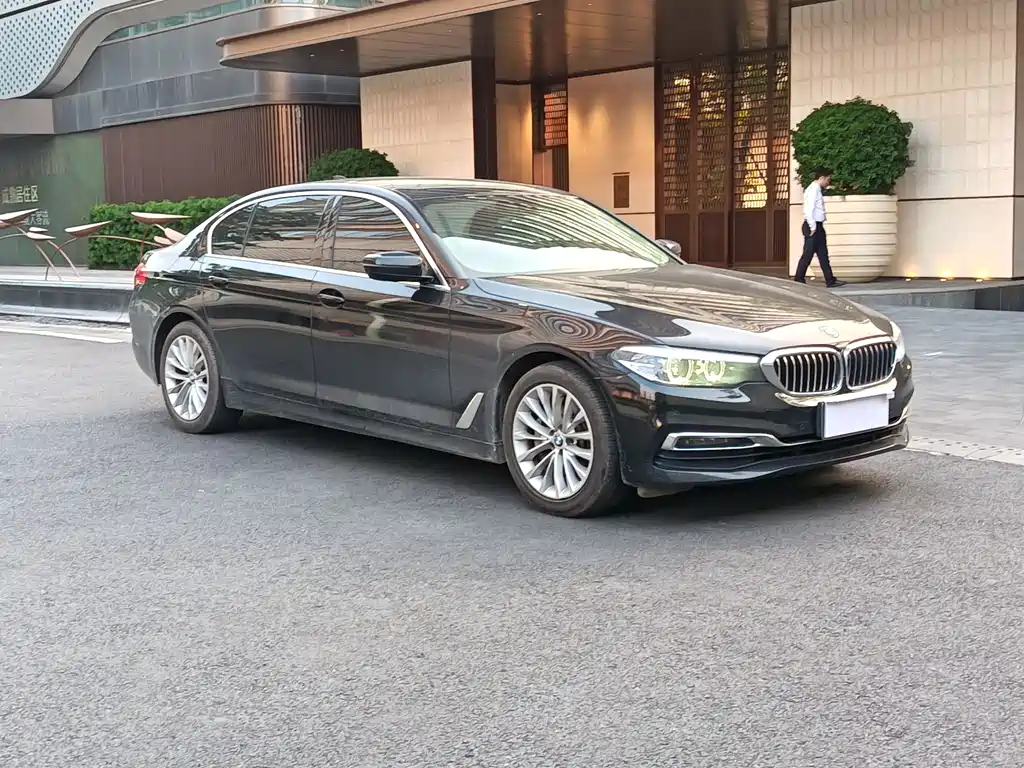BMW 5 Series — фото 3