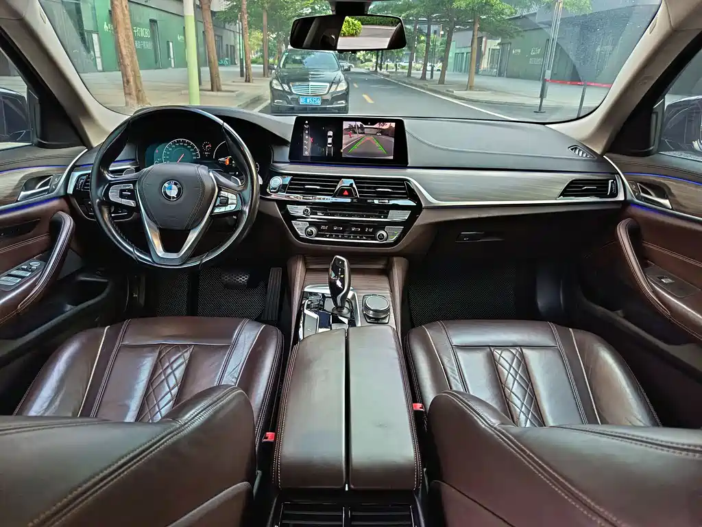 BMW 5 Series — фото 9