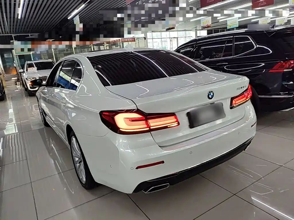 BMW 5 Series — фото 5