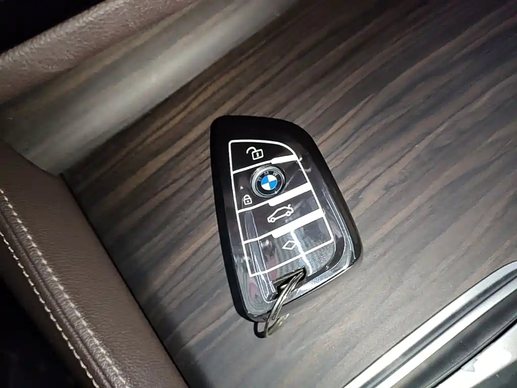 BMW 5 Series — фото 9