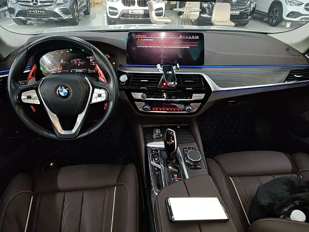BMW 5 Series — фото 10