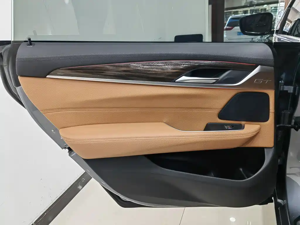 BMW 6 Series GT — фото 17