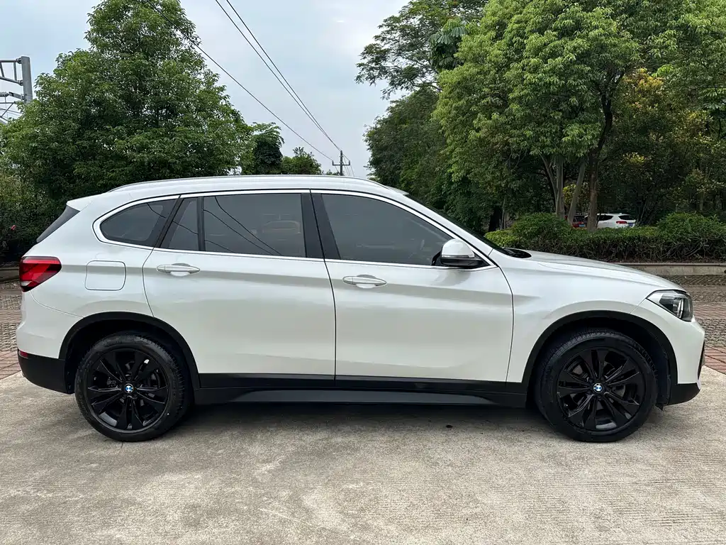 BMW X1 — фото 13