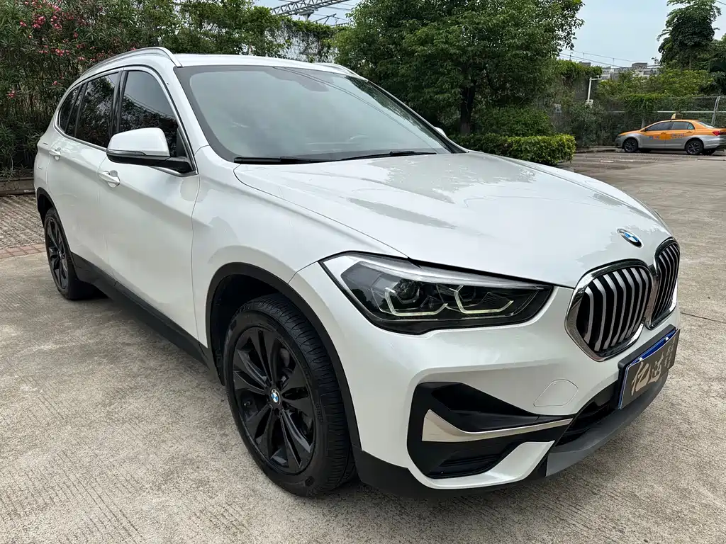 BMW X1 — фото 10