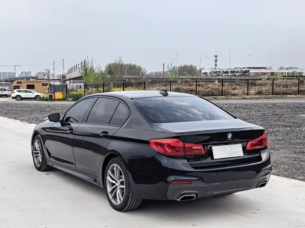 BMW 5 Series — фото 4