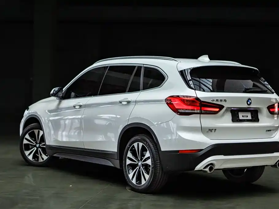 BMW X1 — фото 5