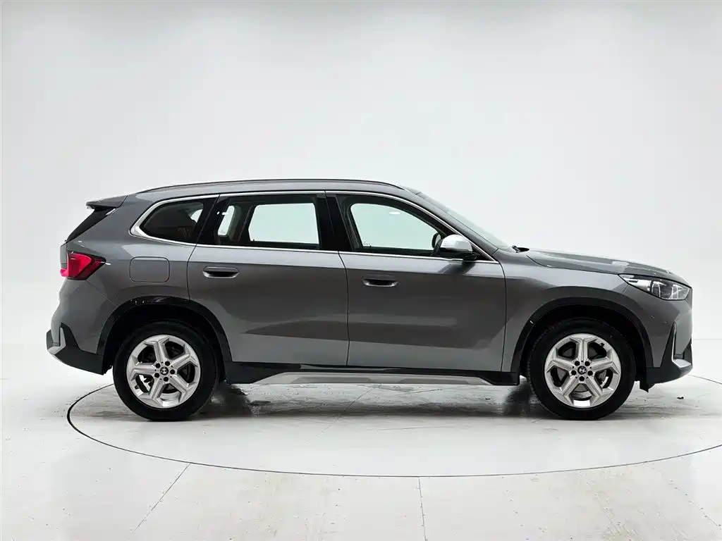BMW X1 — фото 9