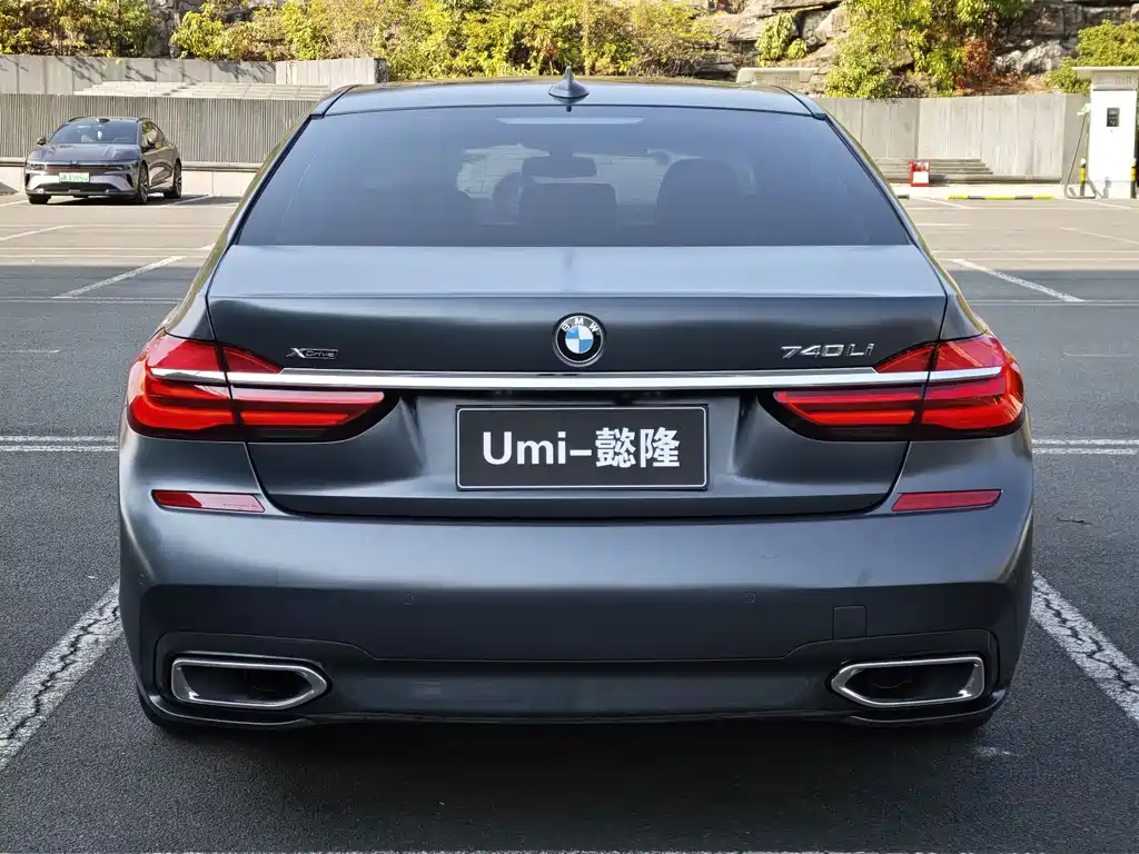 BMW 7 Series — фото 5